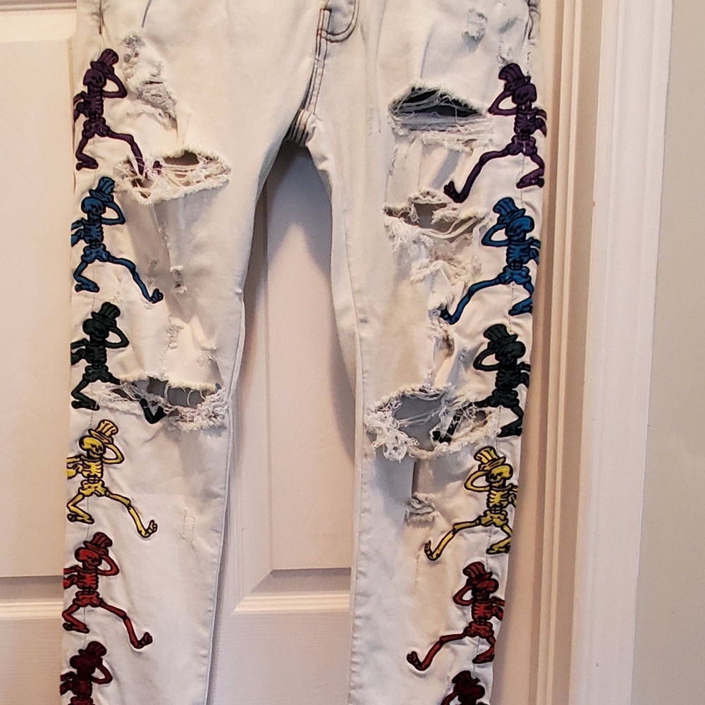 Colorful Embroidered Ripped Jeans